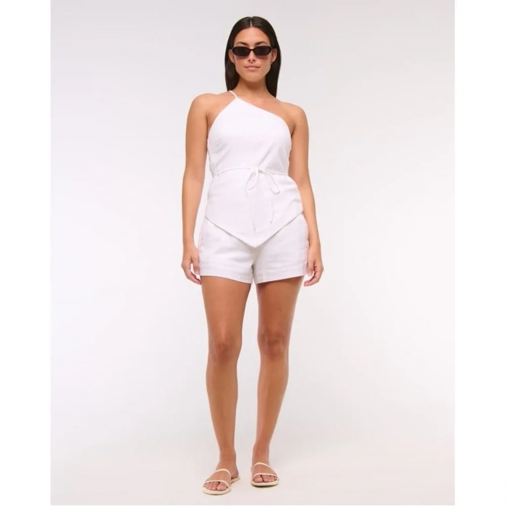 Abercrombie & Fitch Curve Love Sloane Tailored Linen-Blend High Rise Short White
